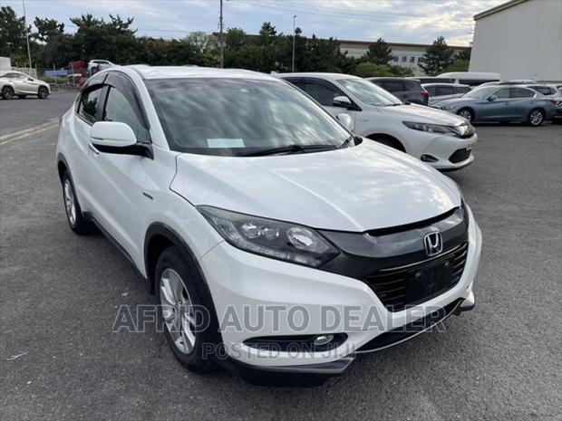 2016 Honda Vezel Hybrid 1.5L 2WD White: Affordable and Eco-Friendly SUV