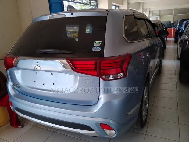 Mitsubishi Outlander 2016 Blue