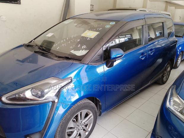 Toyota Sienta 2016 Blue