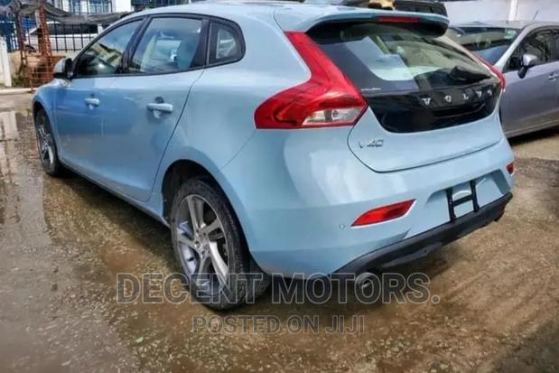Volvo V40 Blue 2017 - Modern Sedan at Low Price