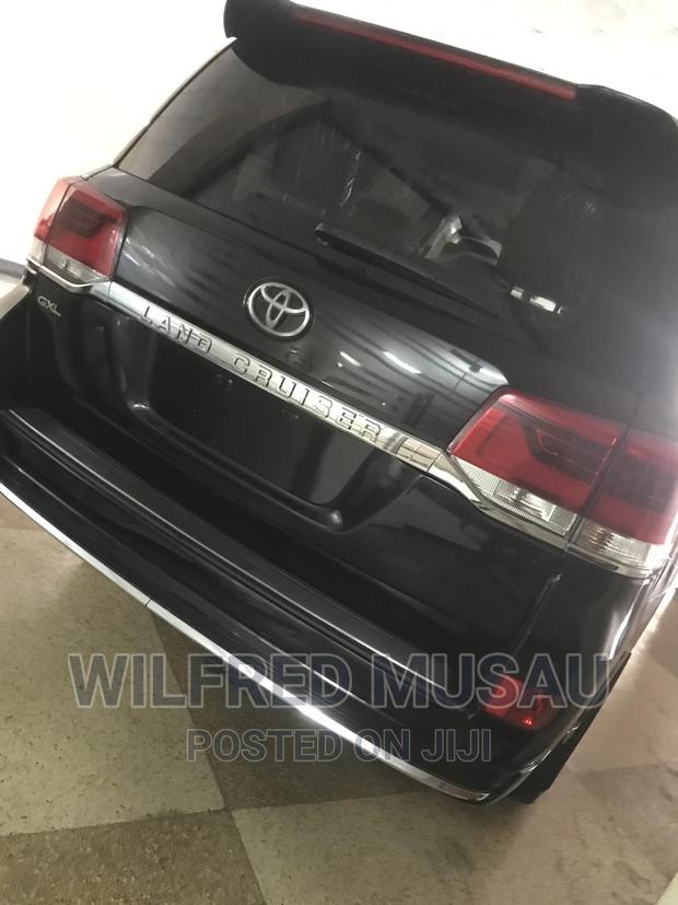 Pre-owned 2015 Toyota Land Cruiser 4.0 V6 DSL Black