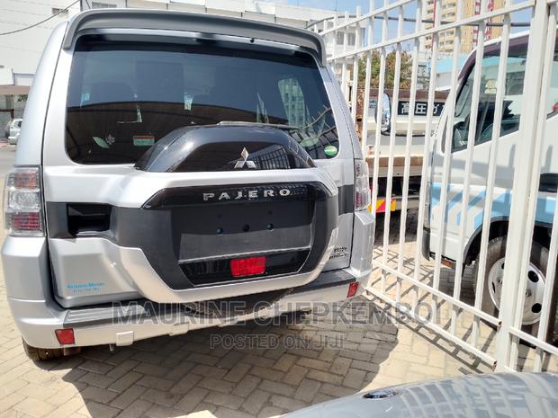 Mitsubishi Pajero 2016 Silver