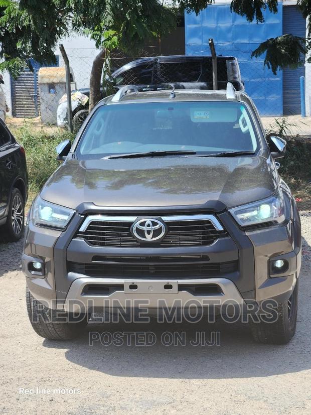 Toyota Hilux 2016 - Gray - Rugged X Double Cab 4x4
