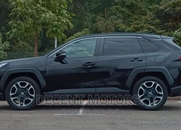 Toyota RAV4 2019: Black Edition - Luxury SUV