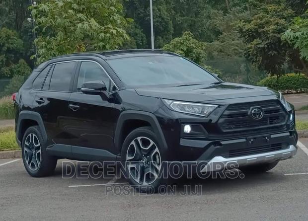 Toyota RAV4 2019: Black Edition - Luxury SUV