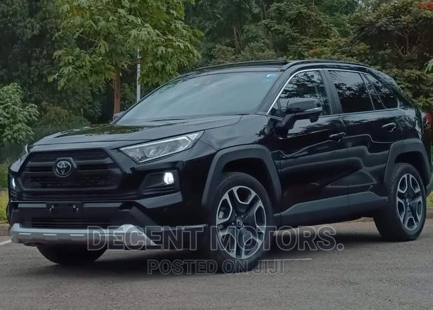 Toyota RAV4 2019: Black Edition - Luxury SUV