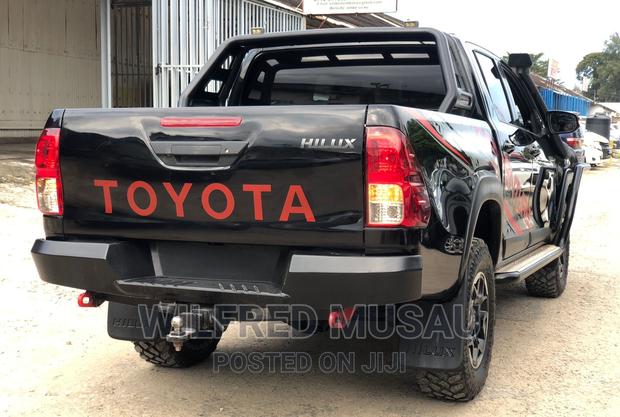 2018 Black Toyota Hilux: Experience the Ultimate Drive