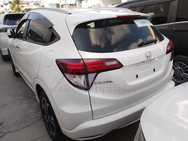 Honda Vezel 2017 White