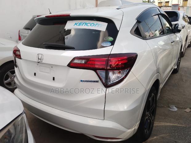 Honda Vezel 2017 White