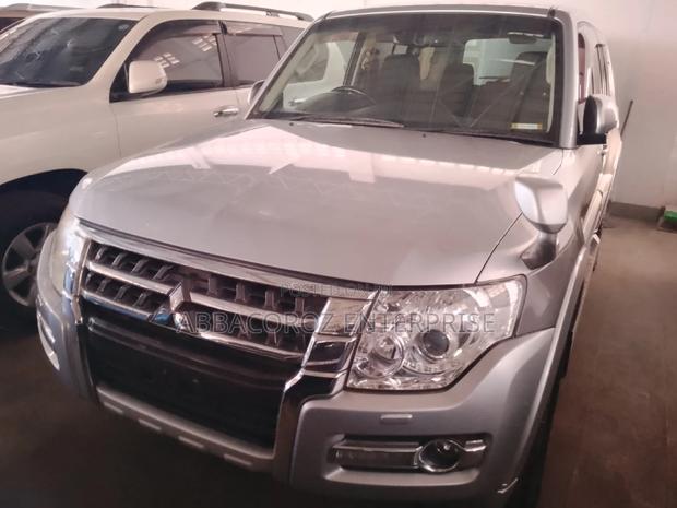 Mitsubishi Pajero 2015 Gray