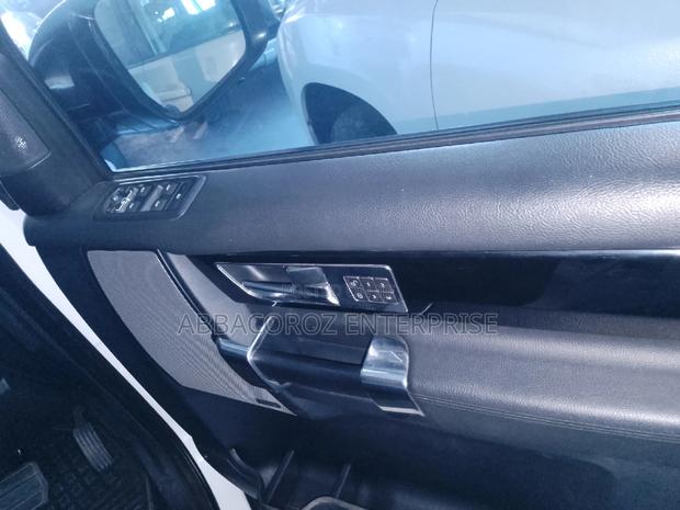 Land Rover Discovery 2015 White