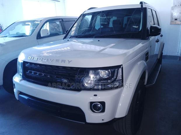 Land Rover Discovery 2015 White