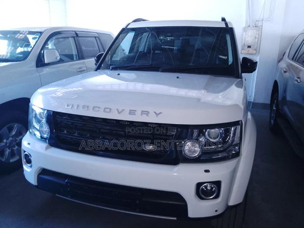 Land Rover Discovery 2015 White