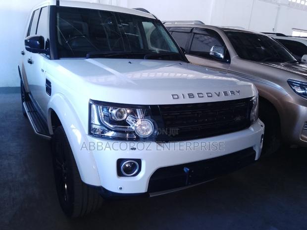 Land Rover Discovery 2015 White