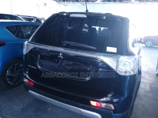 Mitsubishi Outlander 2015 Black