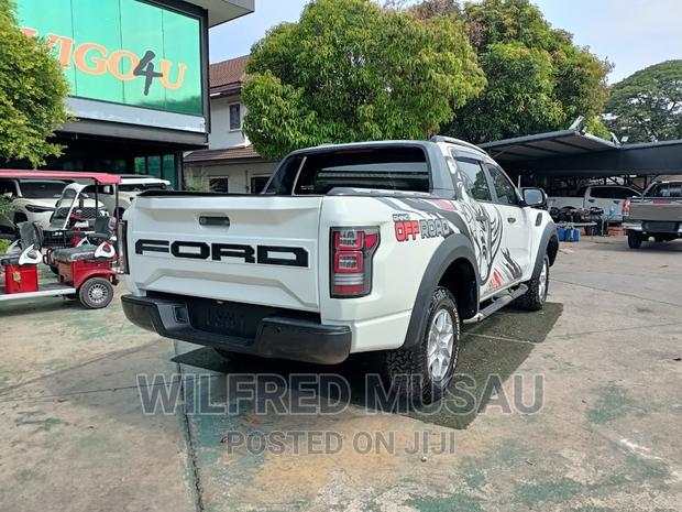 2016 White Ford Ranger - Perfect for Outdoor Enthusiasts