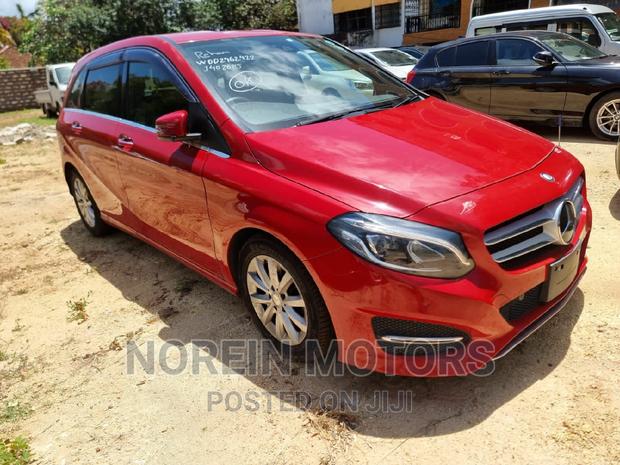 Luxury Electric Mercedes-Benz B-Class B 250e 2016 Red