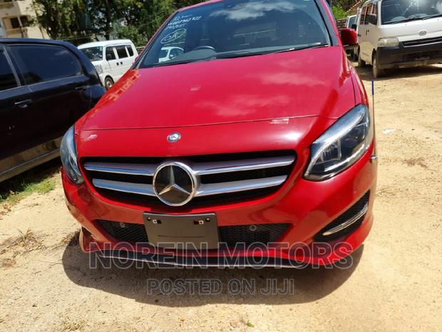 Luxury Electric Mercedes-Benz B-Class B 250e 2016 Red
