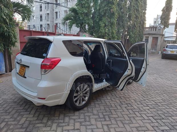 White 2013 Toyota Vanguard Available