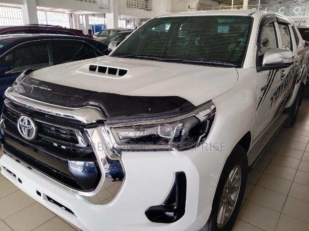 Toyota Hilux 2016 White