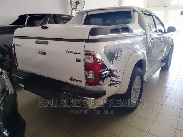 Toyota Hilux 2016 White