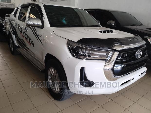 Toyota Hilux 2016 White
