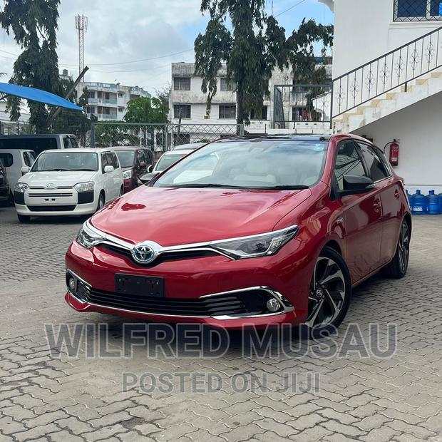 Red 2016 Toyota Auris: Stylish and Reliable Compact Sedan