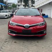 Red 2016 Toyota Auris: Stylish and Reliable Compact Sedan for sale