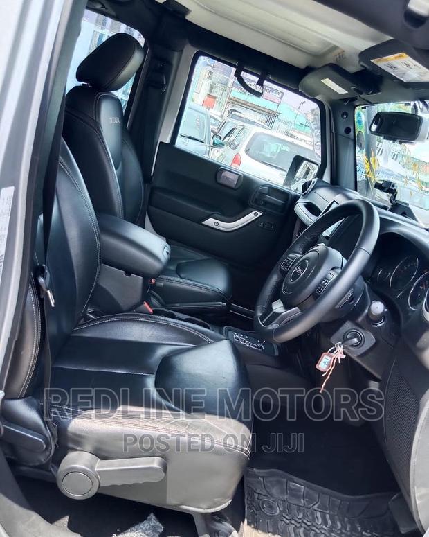 Silver 2016 Jeep Wrangler Sport 4x4 - Durable Off-Road Excellence