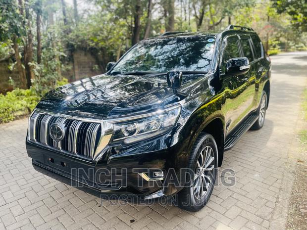 2018 Toyota Land Cruiser Prado 2.7 Black - Stylish Off-Roader for Your Adventures