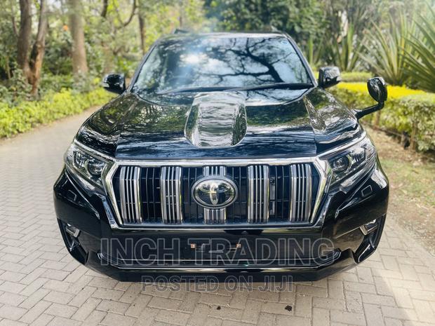 2018 Toyota Land Cruiser Prado 2.7 Black - Stylish Off-Roader for Your Adventures