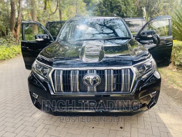 2018 Toyota Land Cruiser Prado 2.7 Black - Stylish Off-Roader for Your Adventures