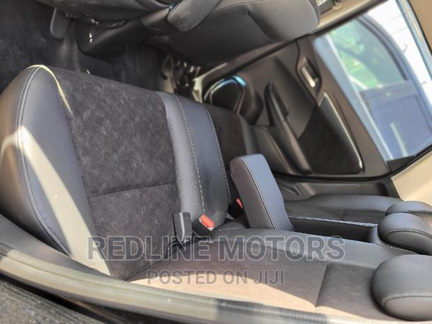 4WD Honda Shuttle 2016 Hybrid in Black - Premium Performance