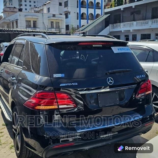 Mercedes-Benz GLE43 2017 Black - Used Luxury SUV with Power and Style