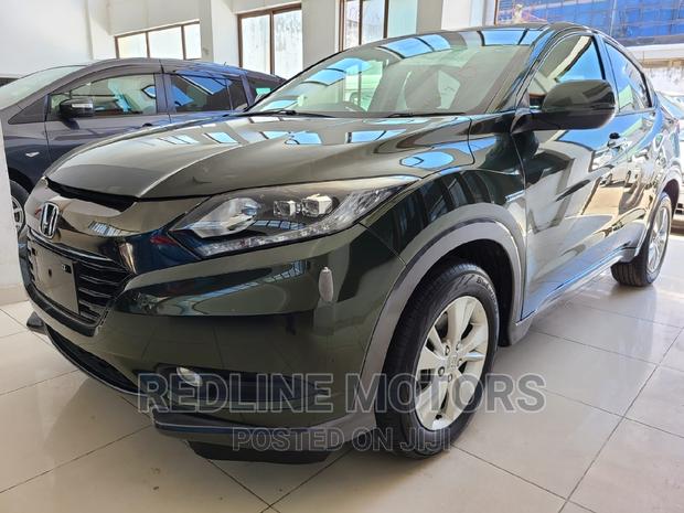 Green Honda Vezel 2016: Stylish and Sustainable