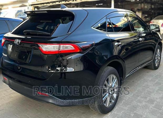 Black Toyota Harrier 2017 - Sophisticated Luxury SUV