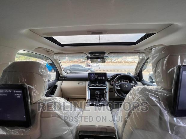 White 2018 Toyota Land Cruiser - Unmatched Capability