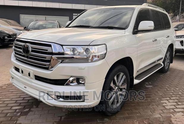 2017 Toyota Land Cruiser White: Unleash the Power of Style & Performance