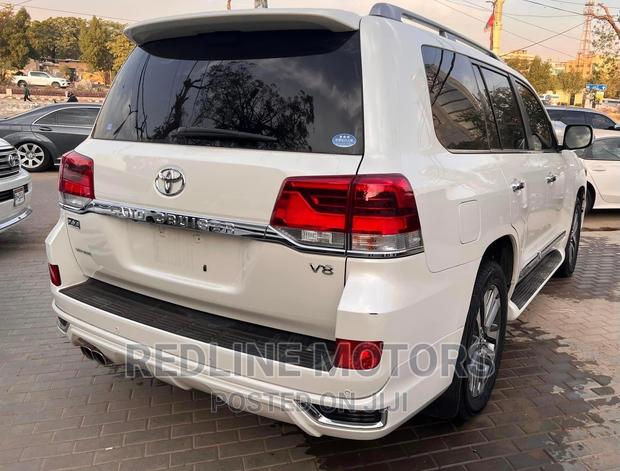 2017 Toyota Land Cruiser White: Unleash the Power of Style & Performance