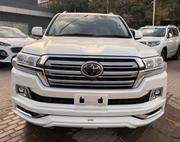 2017 Toyota Land Cruiser White: Unleash the Power of Style & Performance for sale