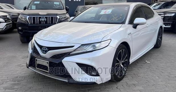 2018 Toyota Camry - White Edition - Smooth Ride