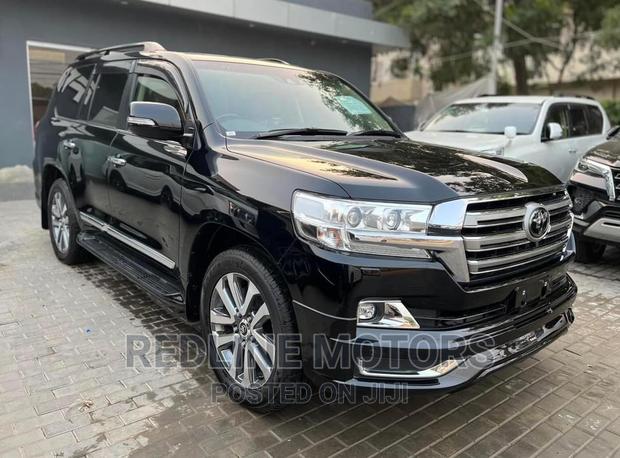 New 2018 Toyota Land Cruiser Black - Premium Off-Roader Available