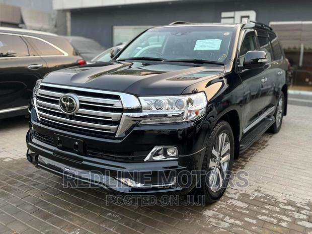 New 2018 Toyota Land Cruiser Black - Premium Off-Roader Available