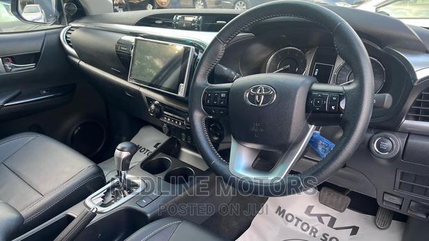 New 2022 Toyota Hilux Black: The Perfect Blend of Power and Aesthetics