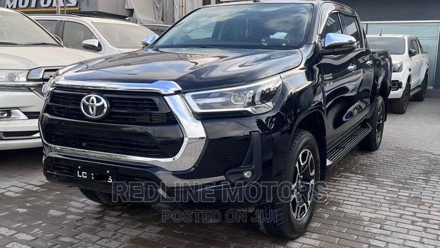 New 2022 Toyota Hilux Black: The Perfect Blend of Power and Aesthetics