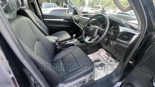 New 2022 Toyota Hilux Black: The Perfect Blend of Power and Aesthetics