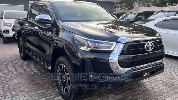 New 2022 Toyota Hilux Black: The Perfect Blend of Power and Aesthetics