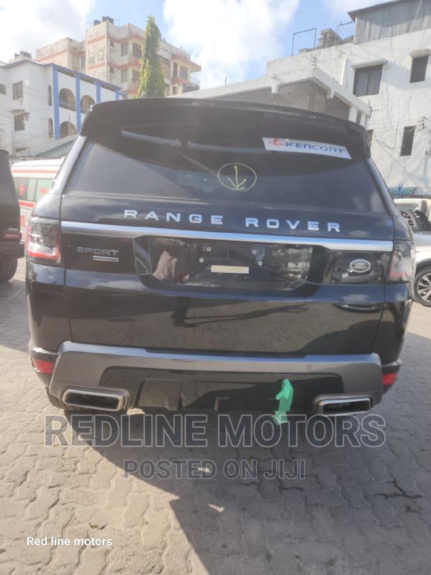 Black 2017 Land Rover Range Rover Sport HSE 4x4 with 3.0L V6 Engine - High-Quality Used Offer