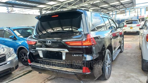 Lexus LX 2017 Black: Sophisticated SUV for Adventure