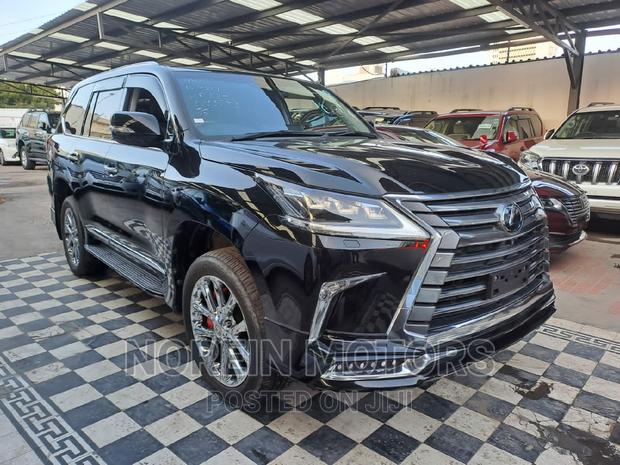 Lexus LX 2017 Black: Sophisticated SUV for Adventure